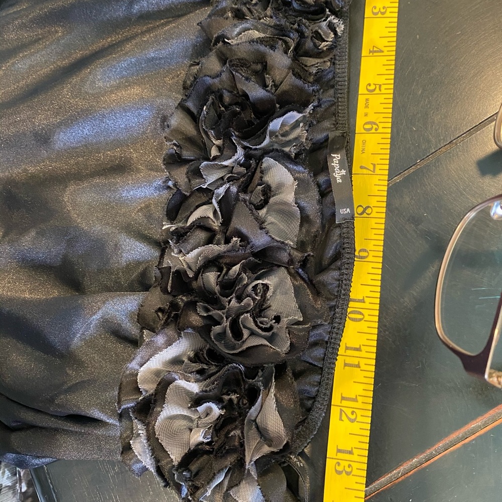 Cute Shiny Satin Strapless Ruffle Lined Top - Picture 4 of 9